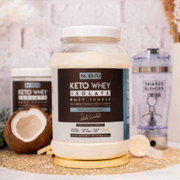 Keto Syrovátkový Izolát + MCT – Kokos a Bílá Čokoláda 800g Keto Syrovátkový Izolát + MCT – Kokos a Bílá Čokoláda 800g